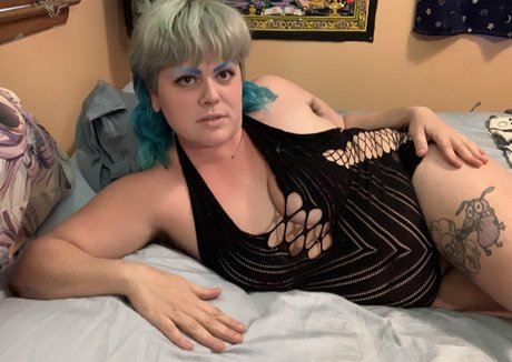 gutter meatfree model exclusive image