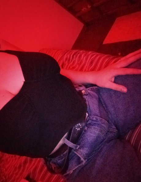 x luna x model hot images