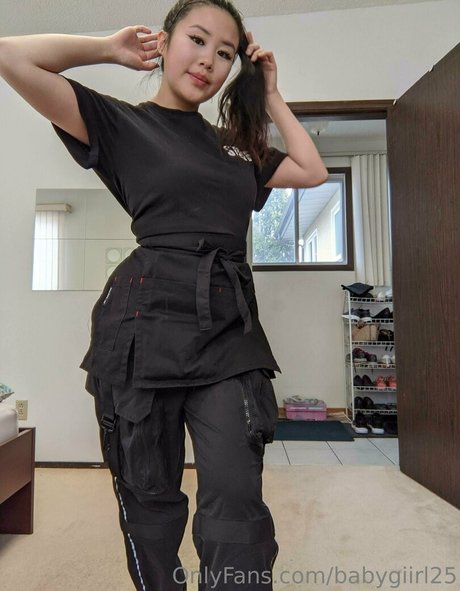 babygiirl25 model nude archive