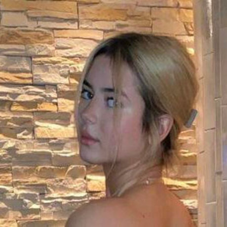 Daniella Lapo exclusive star photo