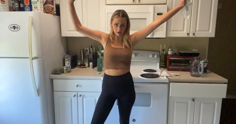 Hailstorm766 sexy model img