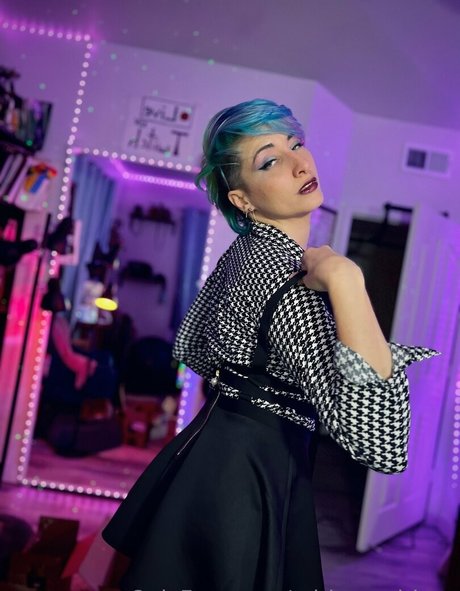 adriennedriggs nice actress galleries