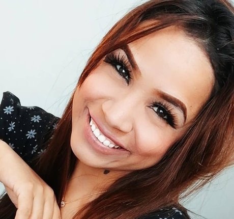 body onlyfans top img