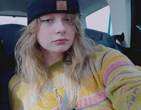 rose azero pretty model img