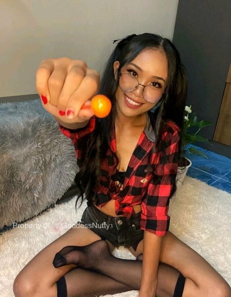 goddessnutty2 beautiful model img