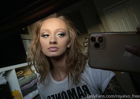 royalxo free nude actress gallery