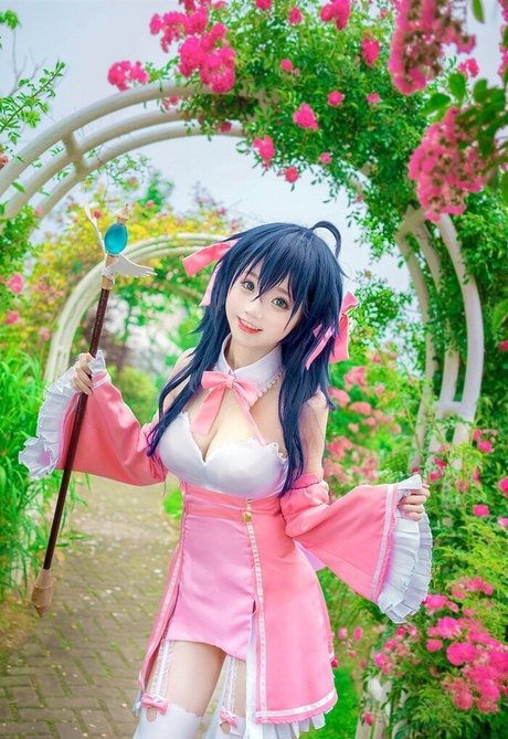 SeeU Cosplay naked actress gallery