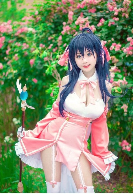 SeeU Cosplay nice model image