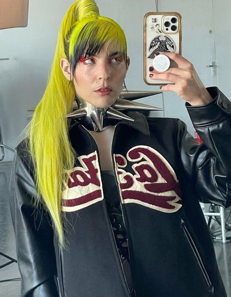 thick girls onlyfans art naked pic