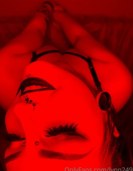 lynn249 pornographic model pics