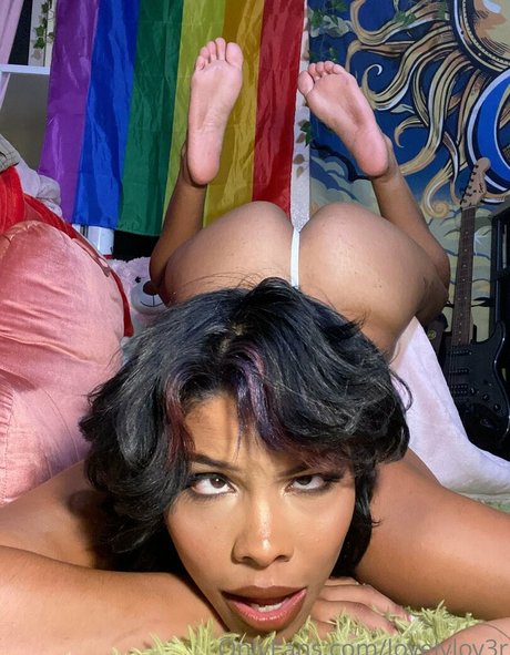 lovelylov3r porn star pic