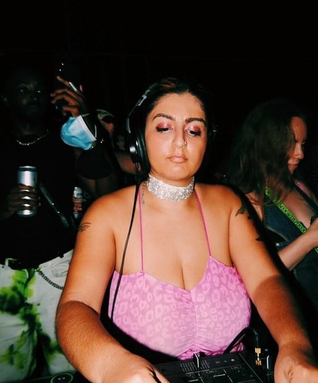 chippynonstopof adult actress images