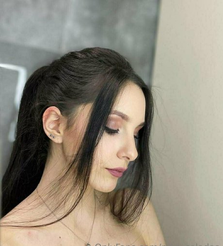 pina coladaa best model picture