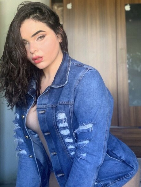 Christina Cleon beautiful star pics