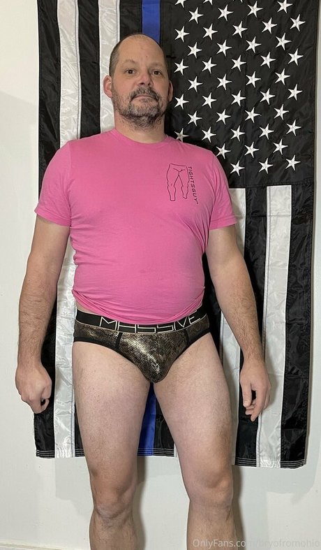 bryofromohio model naked photo