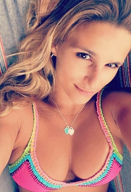 Jade Barbosa art model photos