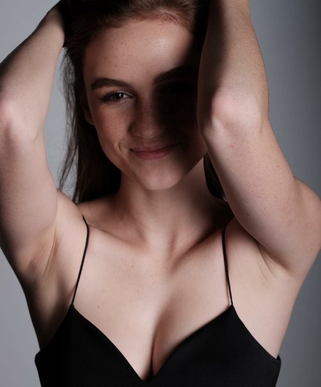 Madison Lintz model nice photos