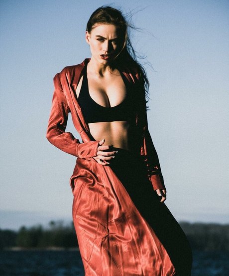 Madison Lintz sex model gallery