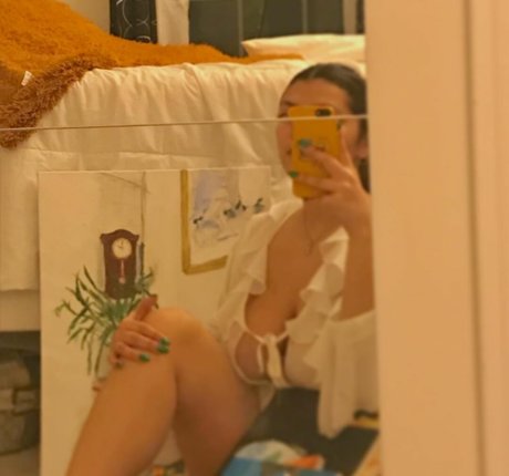 Nada C model hd photos