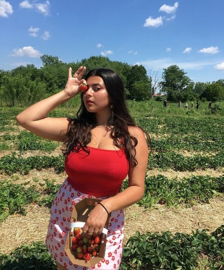 Nada C hot actress photos