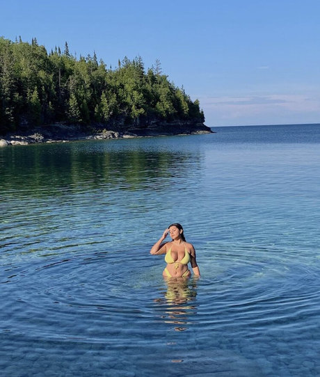 Nada C erotic actress pic