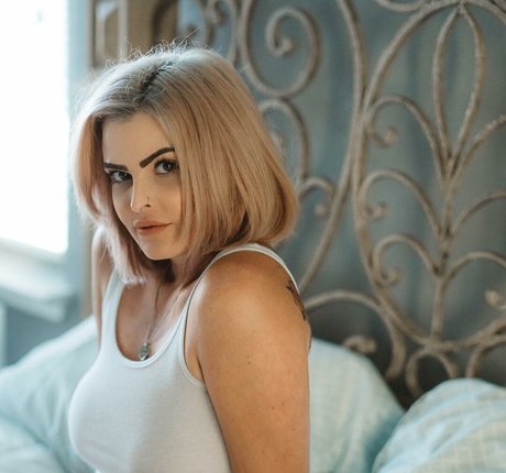 blonde masturbating onlyfans porno photos