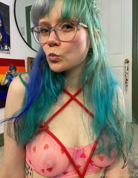 Heidiv sexy model photos