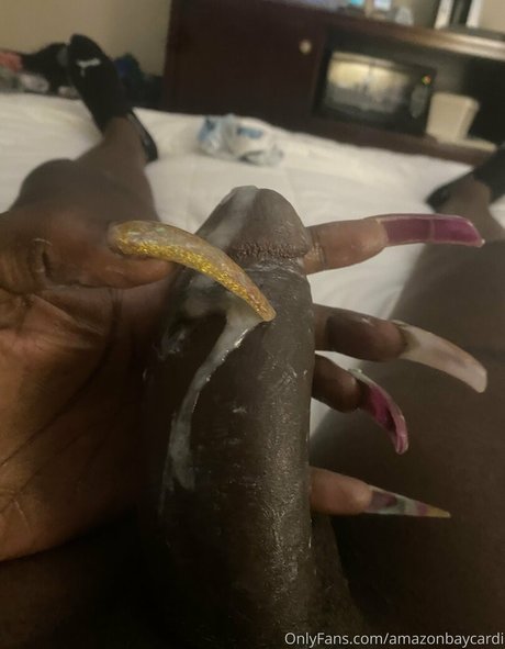 amazonbaycardi naked model pic