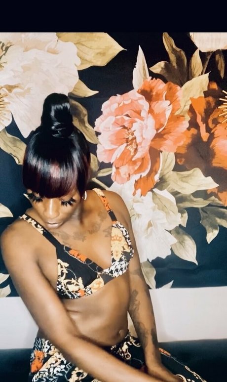 amazonbaycardi nude actress pictures