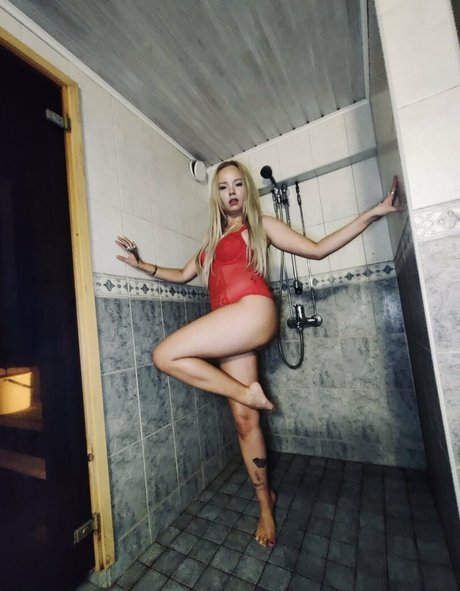 jennajuliaa erotic pornstar pics