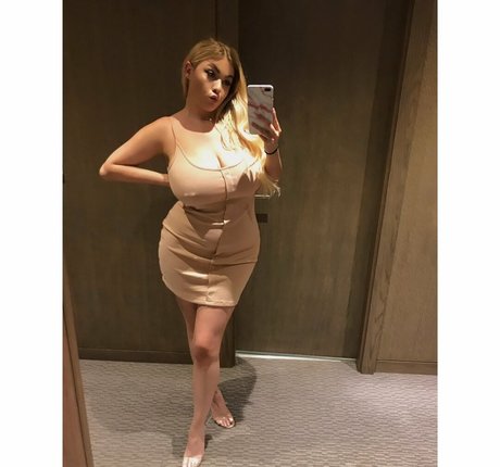 Kendall Rowan model galleries