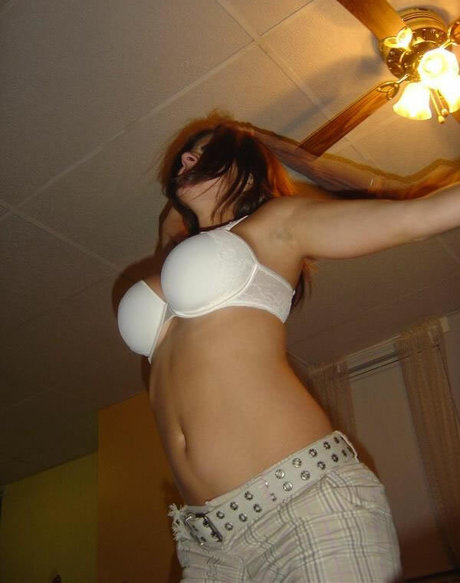 Amanda Wenk hot actress pic