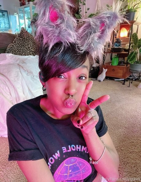 qtkek pretty pornstar photos