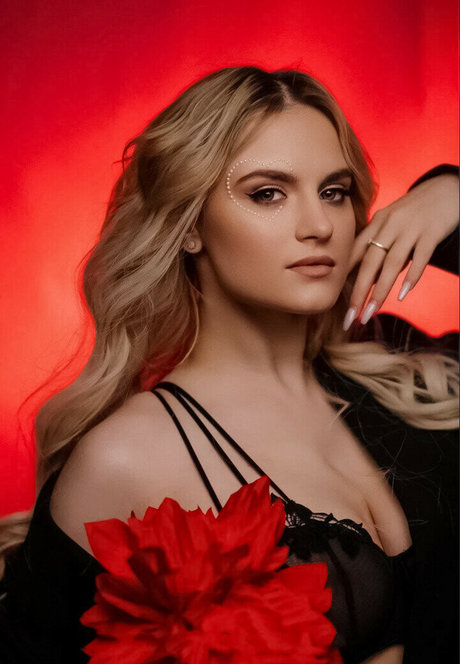 Modestal high quality actress pictures