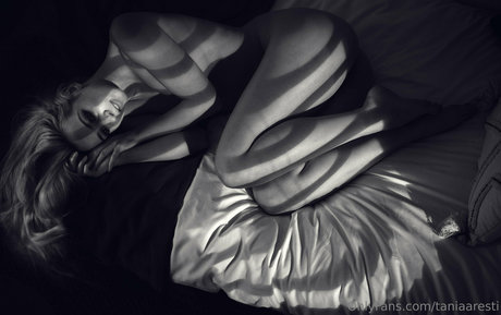 taniaaresti model free photos