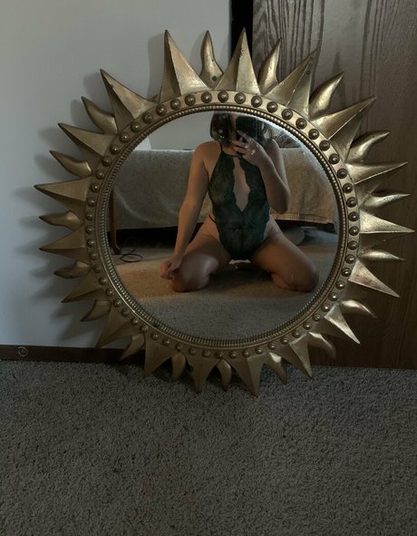 Sammycake exclusive model picture