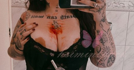 flat chested onlyfans nude pic