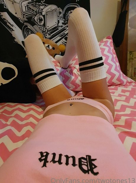 twotones13 model exclusive img