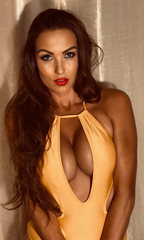 flat chested onlyfans xxx img