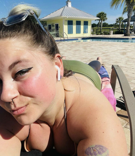 Olive Mass Beauty erotic pornstar pics