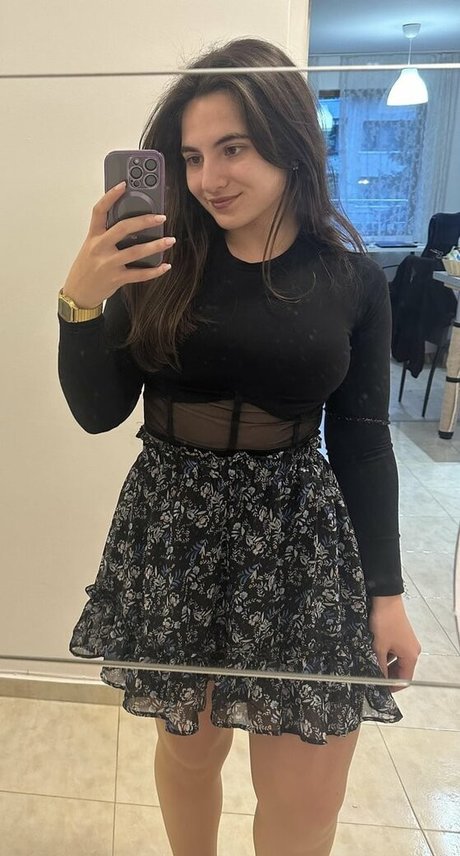 Peachellina top actress photo