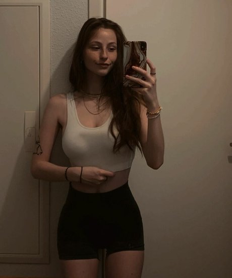 Caponce star beautiful picture