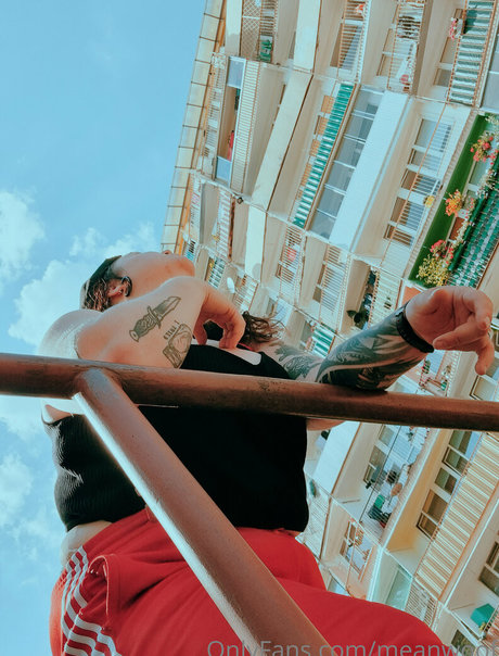 meanwoof model hot pic