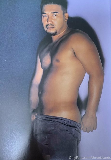 threeislands adult model photo