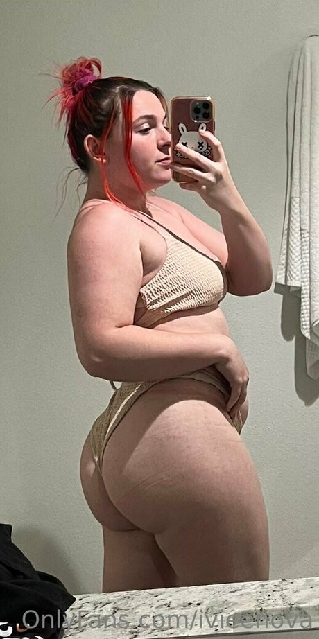 Ivieenova pornographic model archive