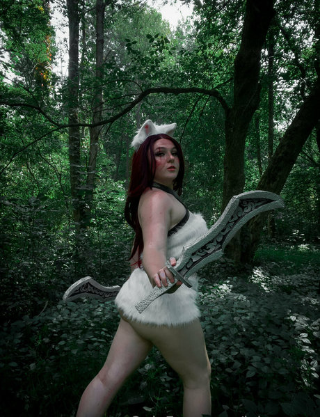 Ivieenova model hot pics