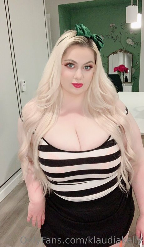 leather leggings onlyfans porn image