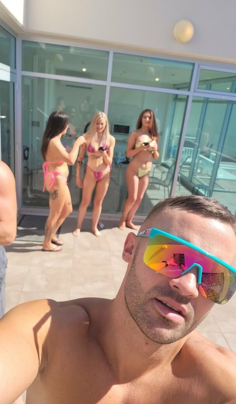 mikeandfriends model erotic pictures