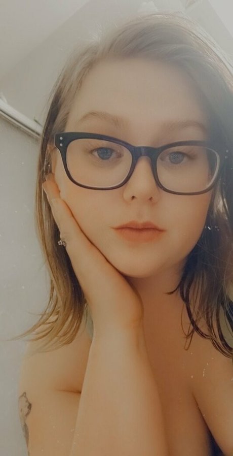 elizabethlily19 model pretty images