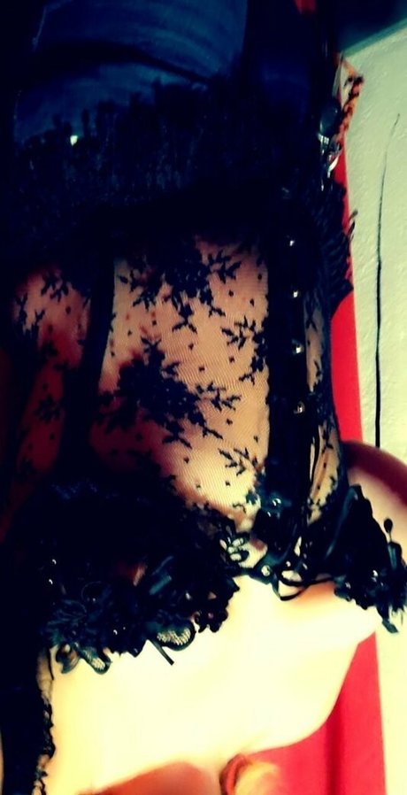 elizabethlily19 pretty actress photo